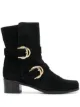 الصورة 1 من Stuart Weitzman بوت كاحل شمواه بإبزيم