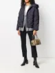 الصورة 2 من Emporio Armani جاكيت مبطن قصير