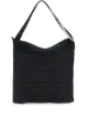 الصورة 1 من Pleats Please Issey Miyake شنطة كتف بكسرات