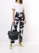 الصورة 2 من Chanel Pre-Owned شنطة عملية بشعار الماركة CC