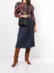 الصورة 2 من Chanel Pre-Owned شنطة كتف بقلاب وشعار الماركة