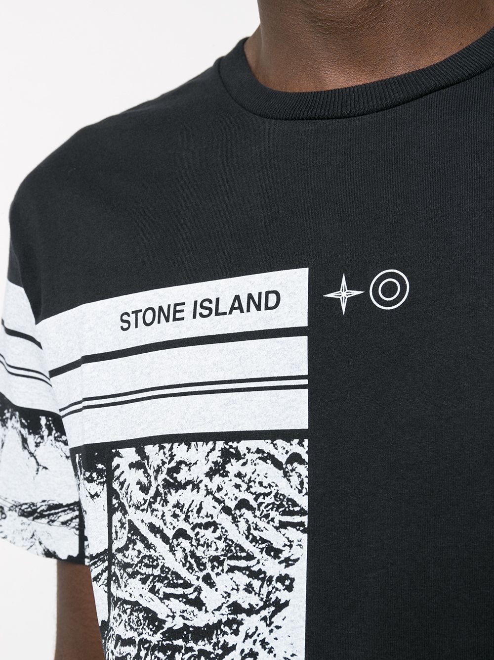 фото Stone island футболка с графичным принтом и короткими рукавами