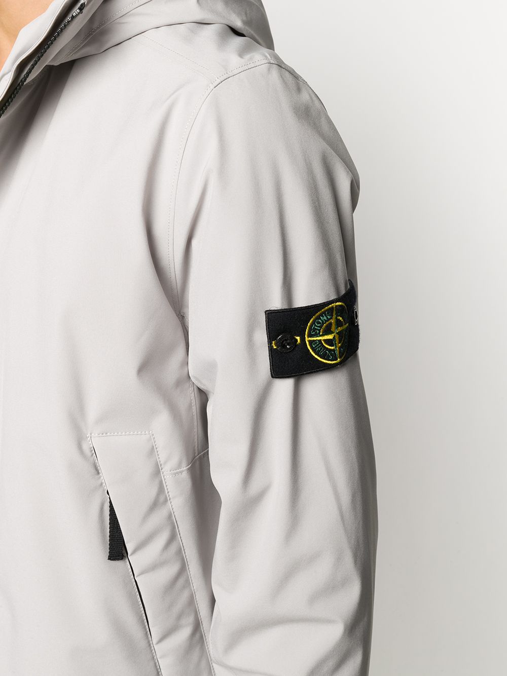 фото Stone island куртка на молнии с капюшоном