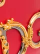 Dolce & Gabbana شنطة عملية ببروش شعار الماركة