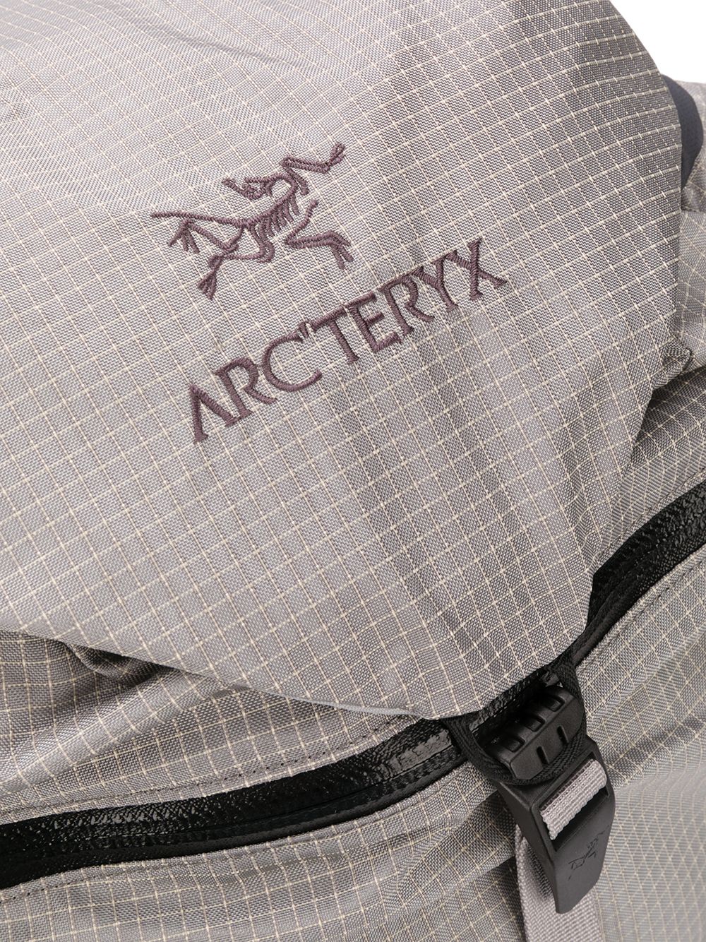 фото Arc'teryx рюкзак с логотипом