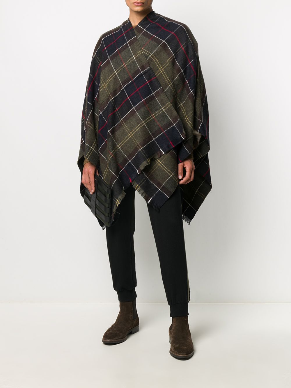 фото Barbour staffin tartan serape cape