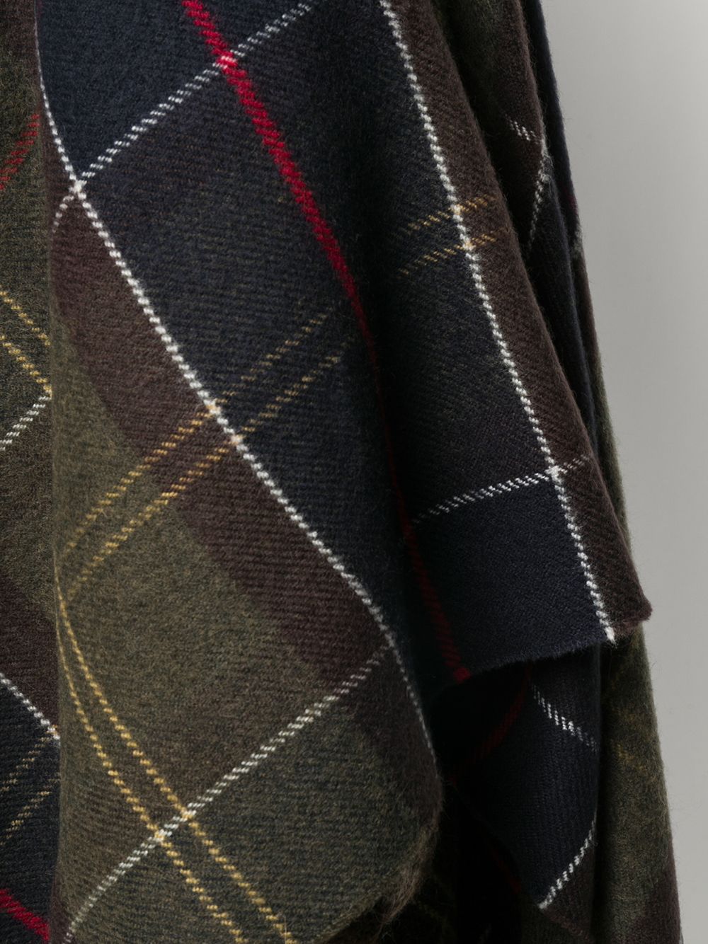 фото Barbour staffin tartan serape cape