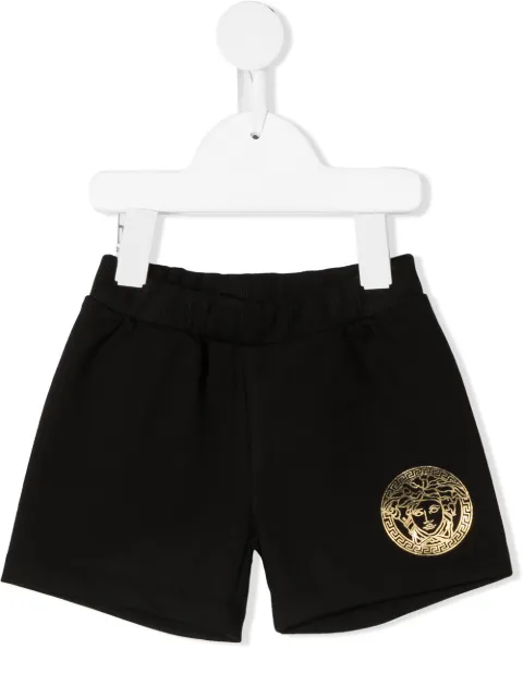 Young Versace شورت رياضي بنقش رأس ميدوسا