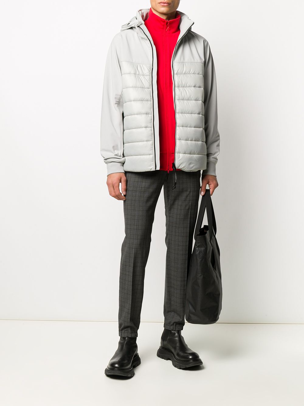 фото C.p. company jersey-panelled puffer jacket