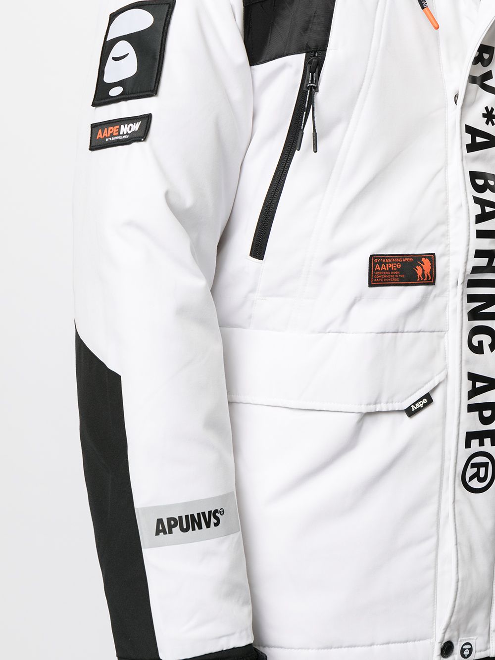 фото Aape by *a bathing ape® пуховик с капюшоном