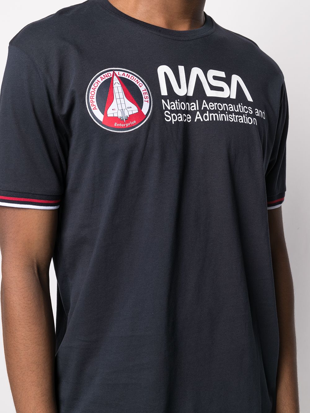 фото Alpha industries nasa retro t-shirt