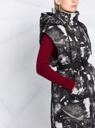 graphic-print sleeveless coat展示图