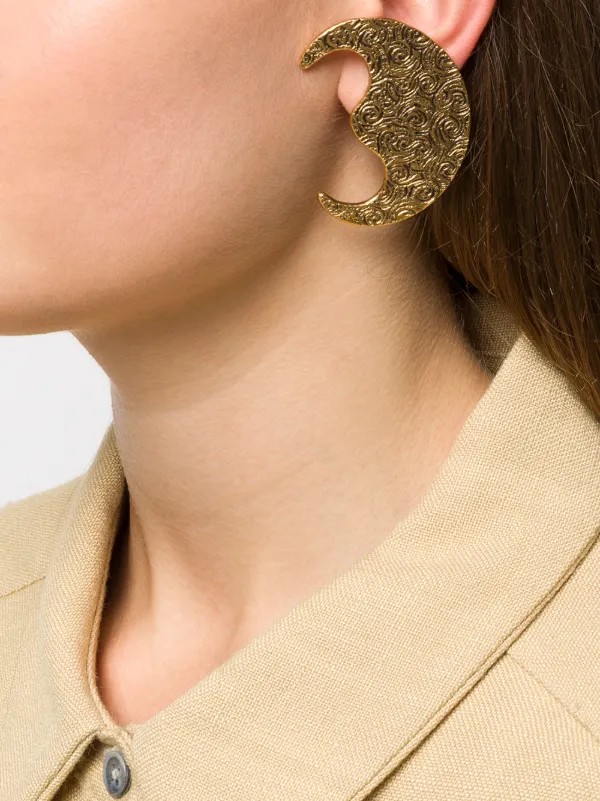 crescent moon shaped earrings