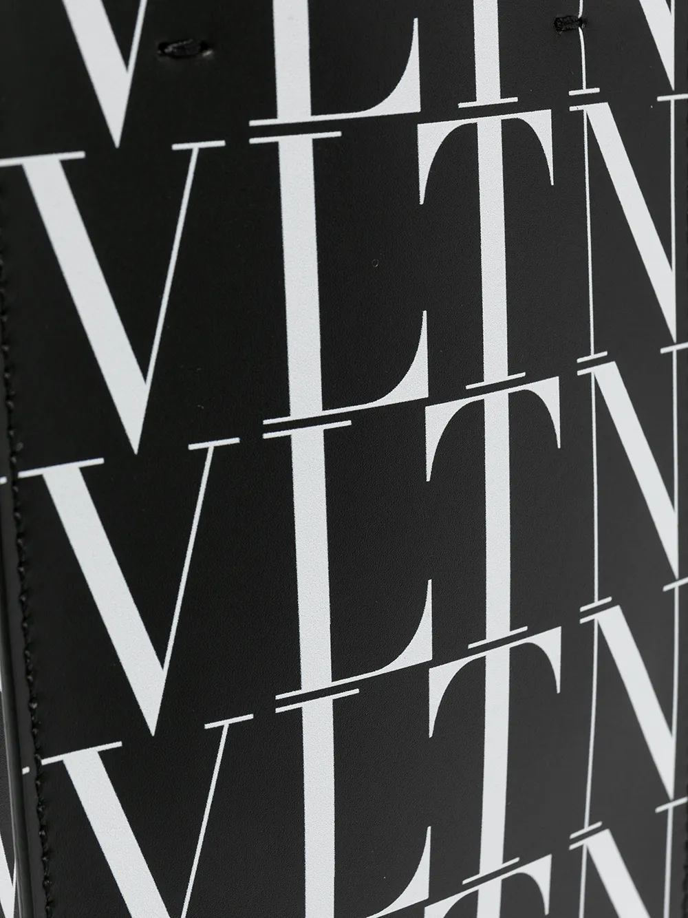 фото Valentino garavani сумка-мессенджер с логотипом vltn