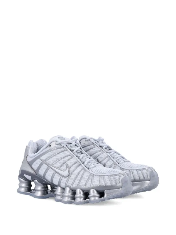 Nike Shox TL スニーカー | グレー | FARFETCH JP