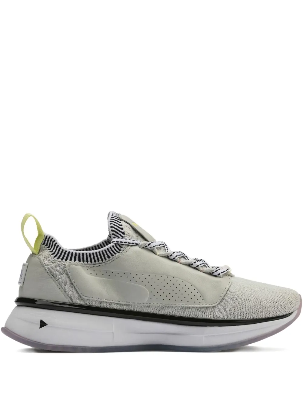 PUMA レースアップ スニーカー - グレー PUMA レースアップ スニーカー - グレー