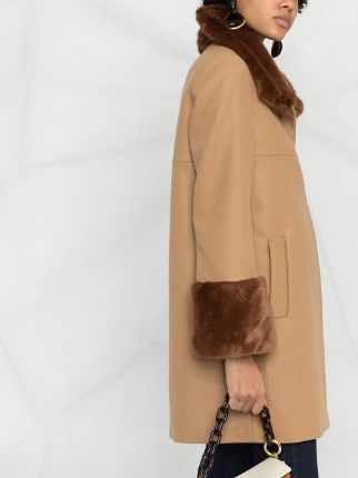 fur details coat展示图