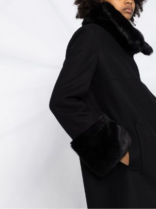 fur details coat展示图