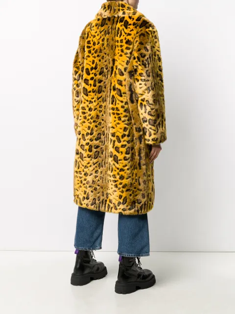 stand leopard coat