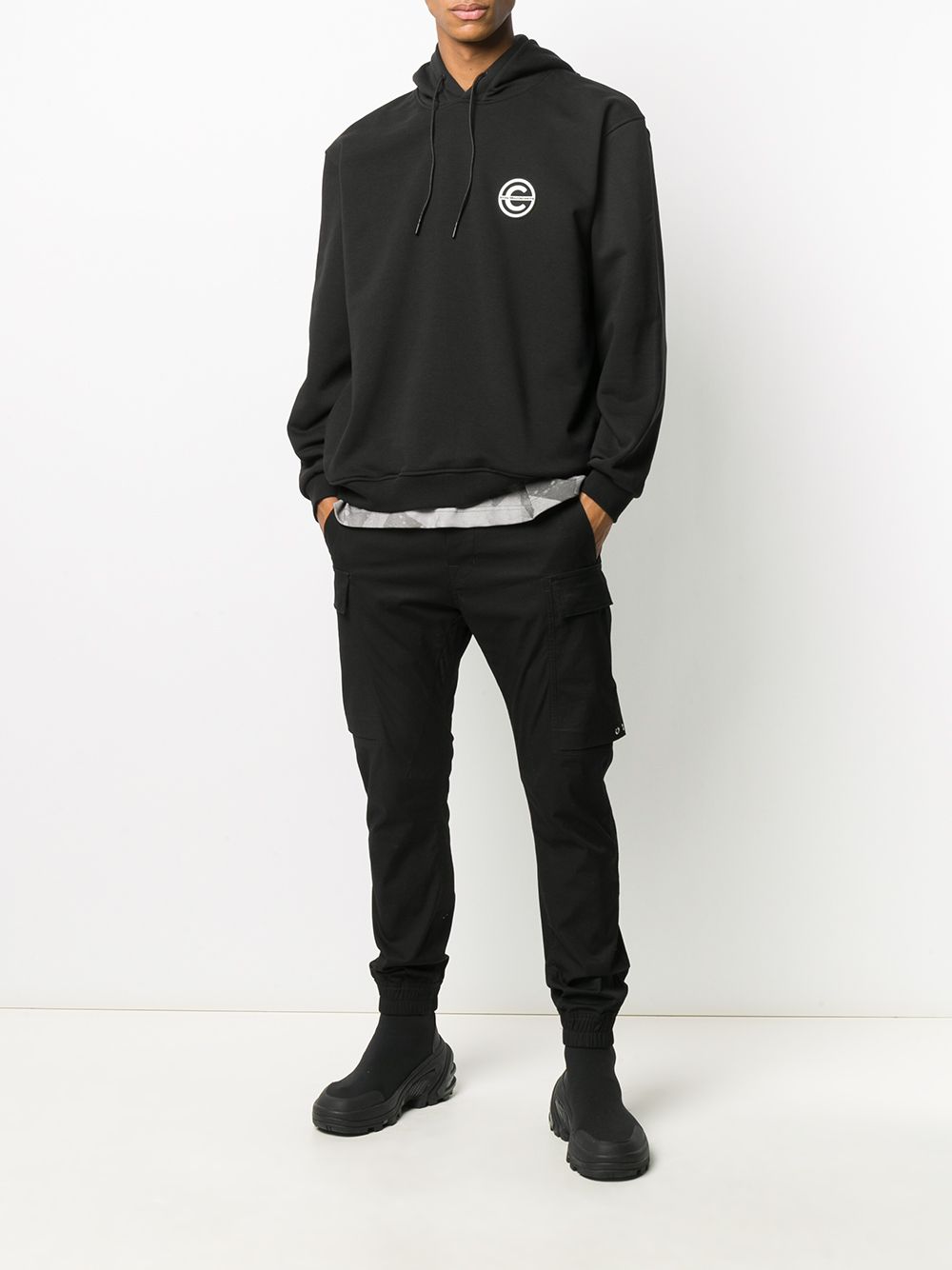 фото White mountaineering logo drawstring hoodie