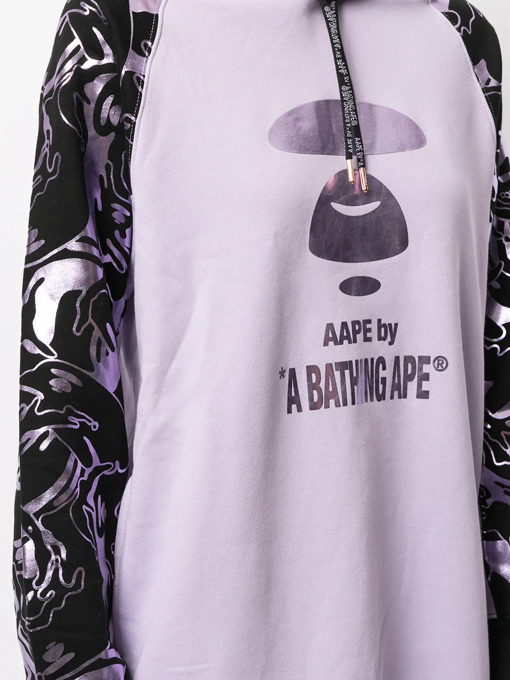 фото Aape by *a bathing ape® платье-трапеция с капюшоном и графичным принтом