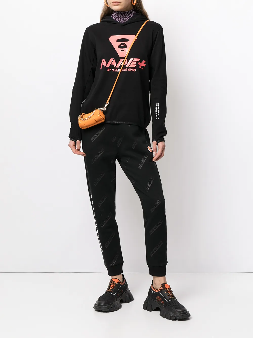 фото Aape by *a bathing ape® спортивные брюки скинни с надписью