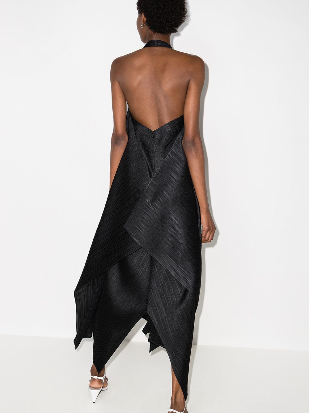 фото Pleats please issey miyake плиссированное платье с глубоким v-образным вырезом