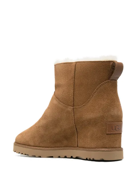 Botas con cuña y cremallera UGG disponibles en tallas 38 - 40. Envío  express ✈ Devolución gratuita ✓