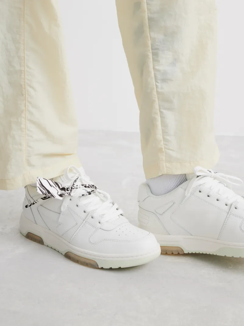 OUT OF OFFICE "OOO" SNEAKERS