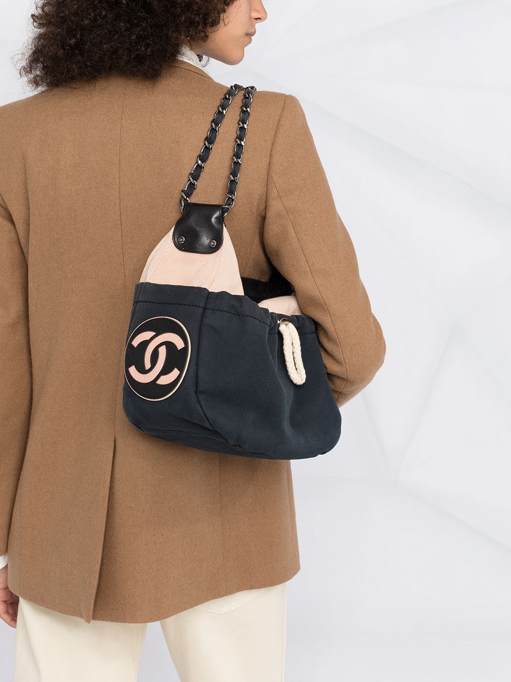 CHANEL 2004-2005 CC logo shoulder bag Women