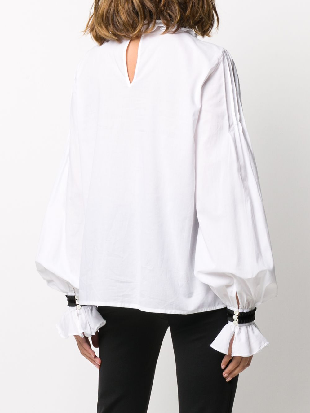 фото Wandering ruffle packet blouse