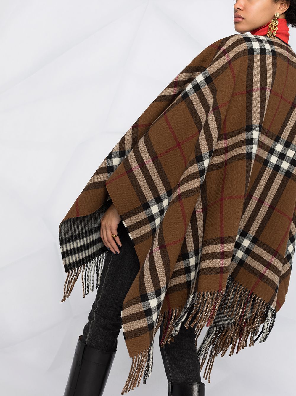 фото Burberry двусторонний кейп в клетку