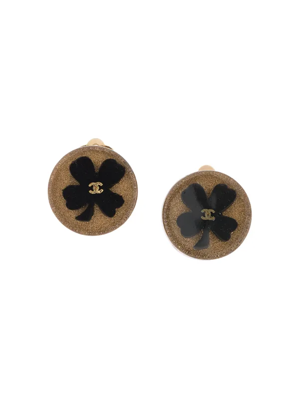 chanel clip on