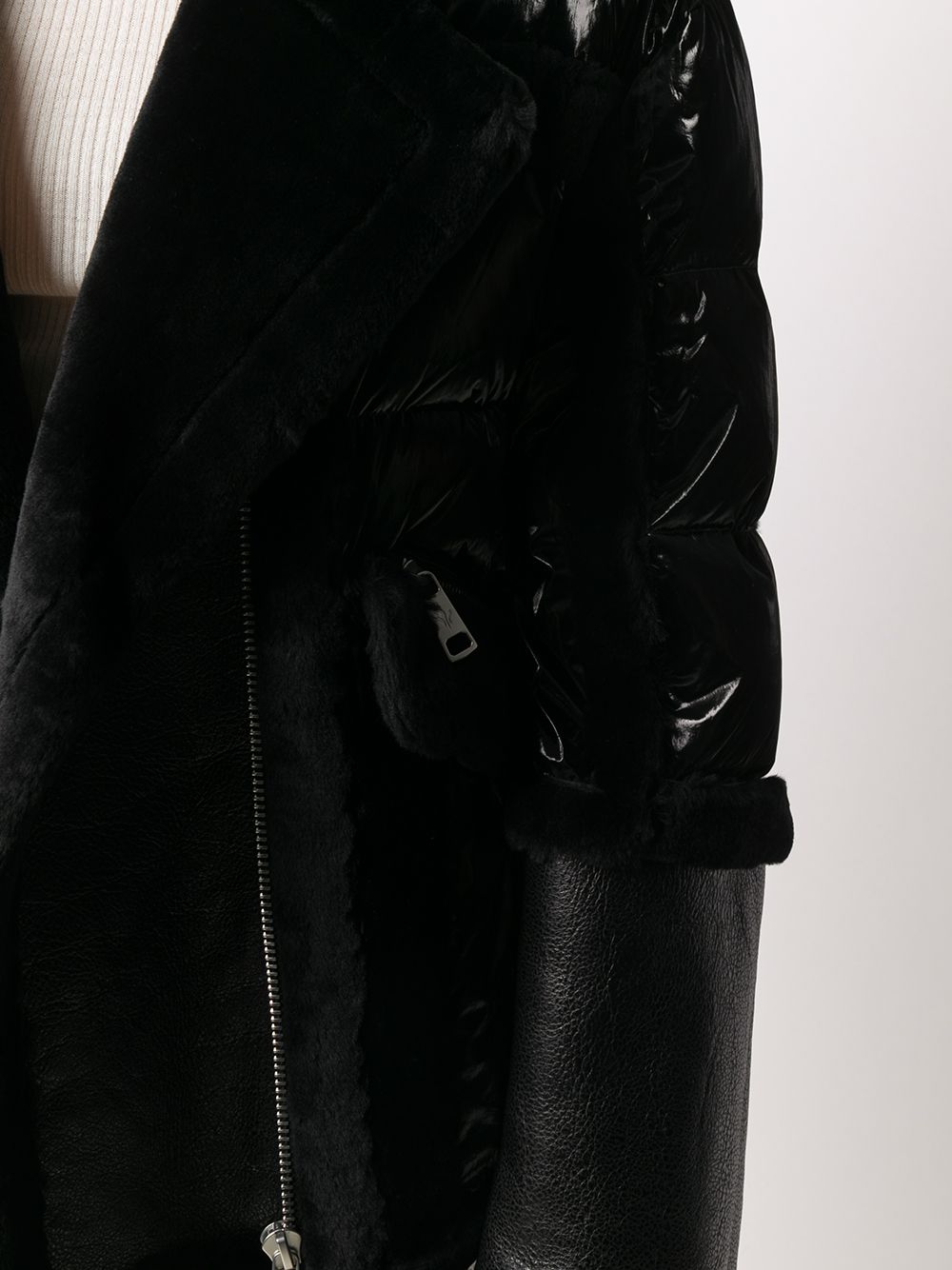 фото Nicole benisti shell-panelled shearling coat