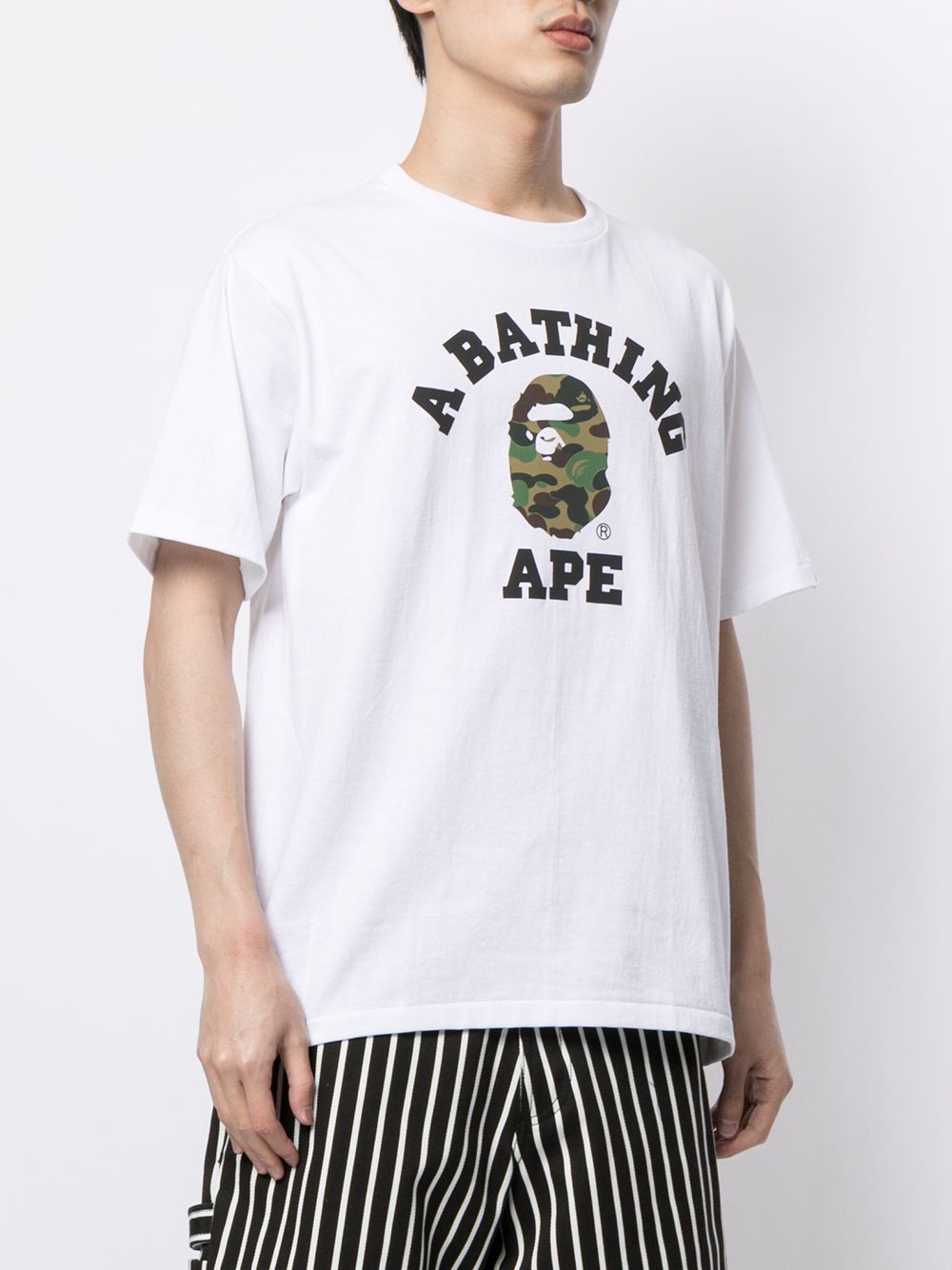 фото A bathing ape® футболка с графичным принтом