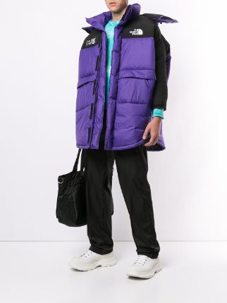 x TNF Circle Him 派克大衣展示图