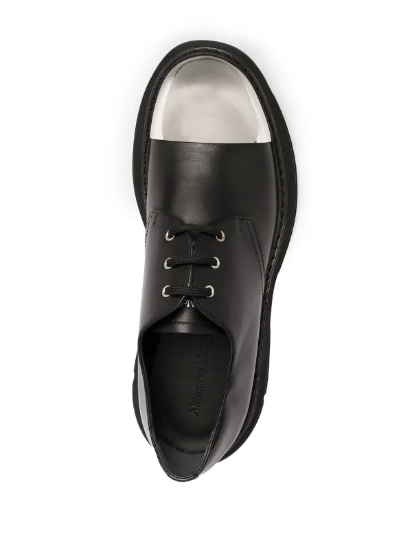 Alexander McQueen Tread Derby Shoes | Black | FARFETCH JO