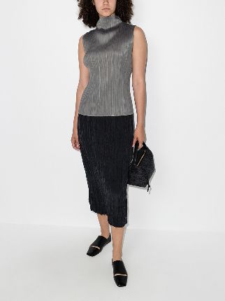 pleated sleeveless high-neck top展示图