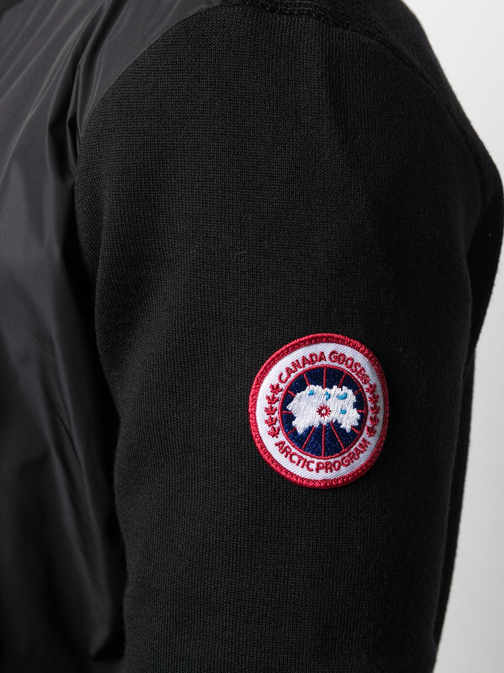 фото Canada goose бомбер windbridge