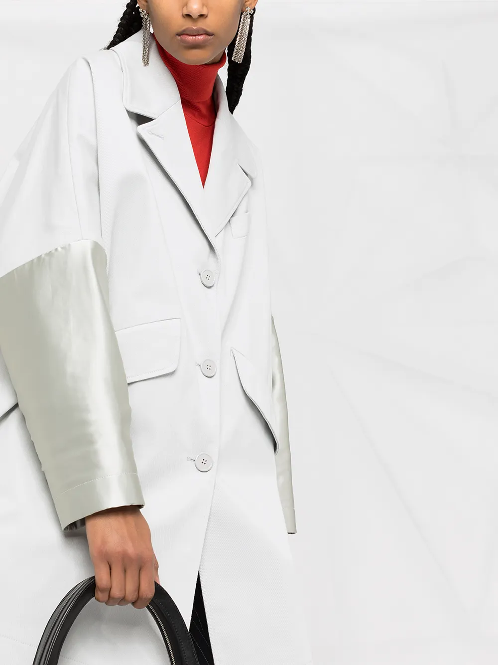 фото Mm6 maison margiela двубортное пальто с контрастными рукавами