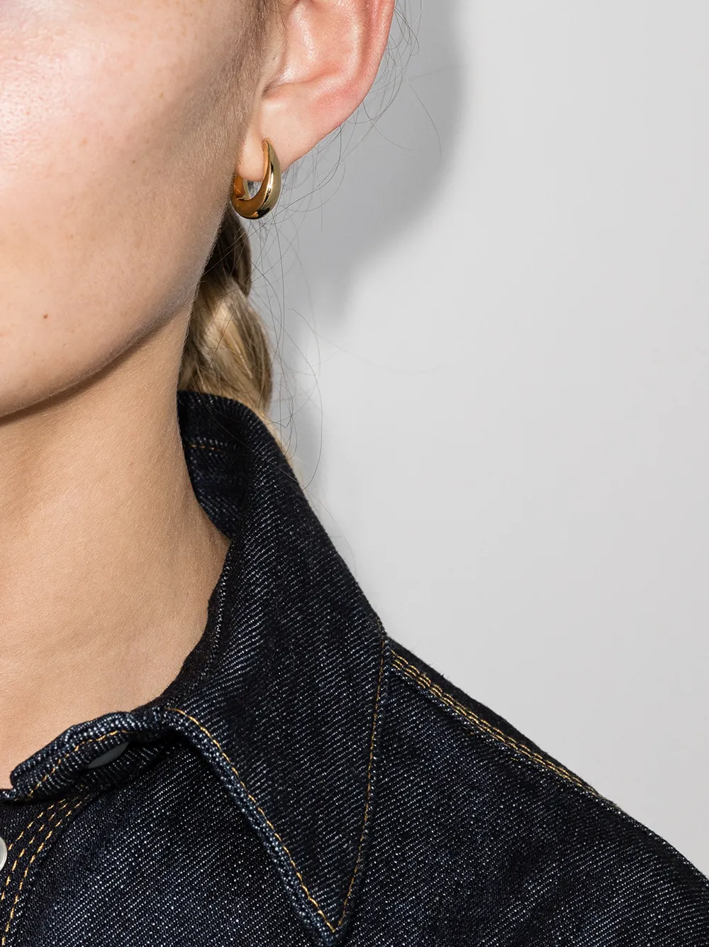 Shop Tom Wood Liz Hoop Earrings In Gold