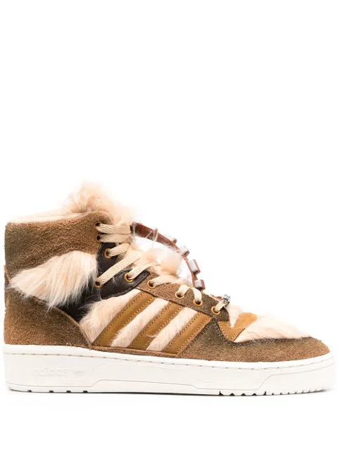 adidas с искусственным мехом