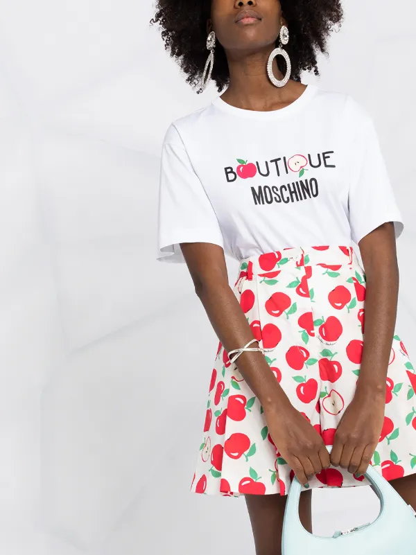 Boutique Moschino Apple Print Pleated Shorts | White | FARFETCH