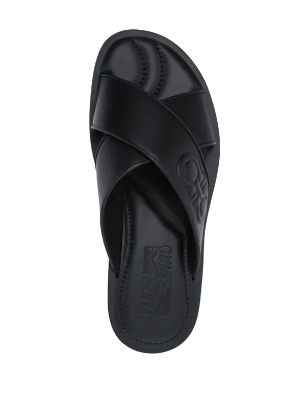 Ferragamo クロスストラップ サンダル | ブラック | FARFETCH JP