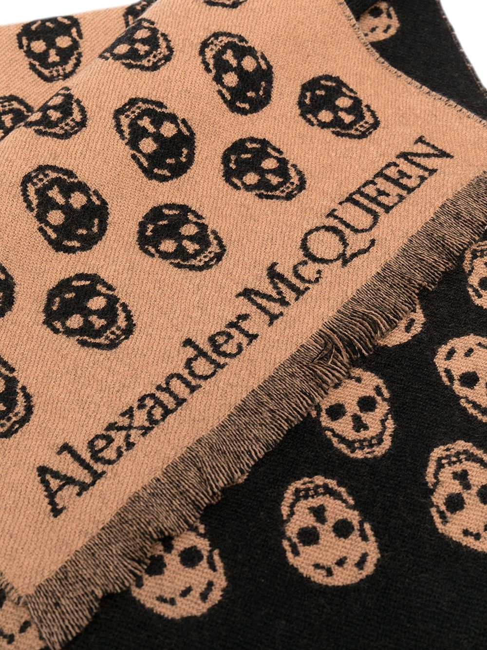 фото Alexander mcqueen шарф с узором skull