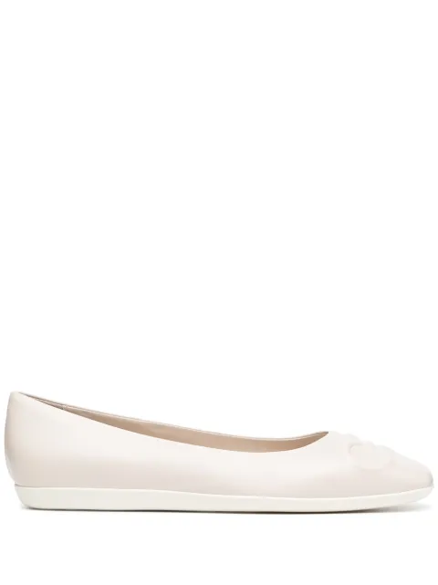 Ferragamo flats Gancini