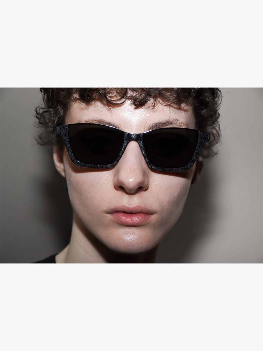 фото Saint laurent eyewear солнцезащитные очки в оправе с заклепками