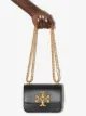 Tory Burch شنطة سوداء بطبعة شعار الماركة باللون الذهبي