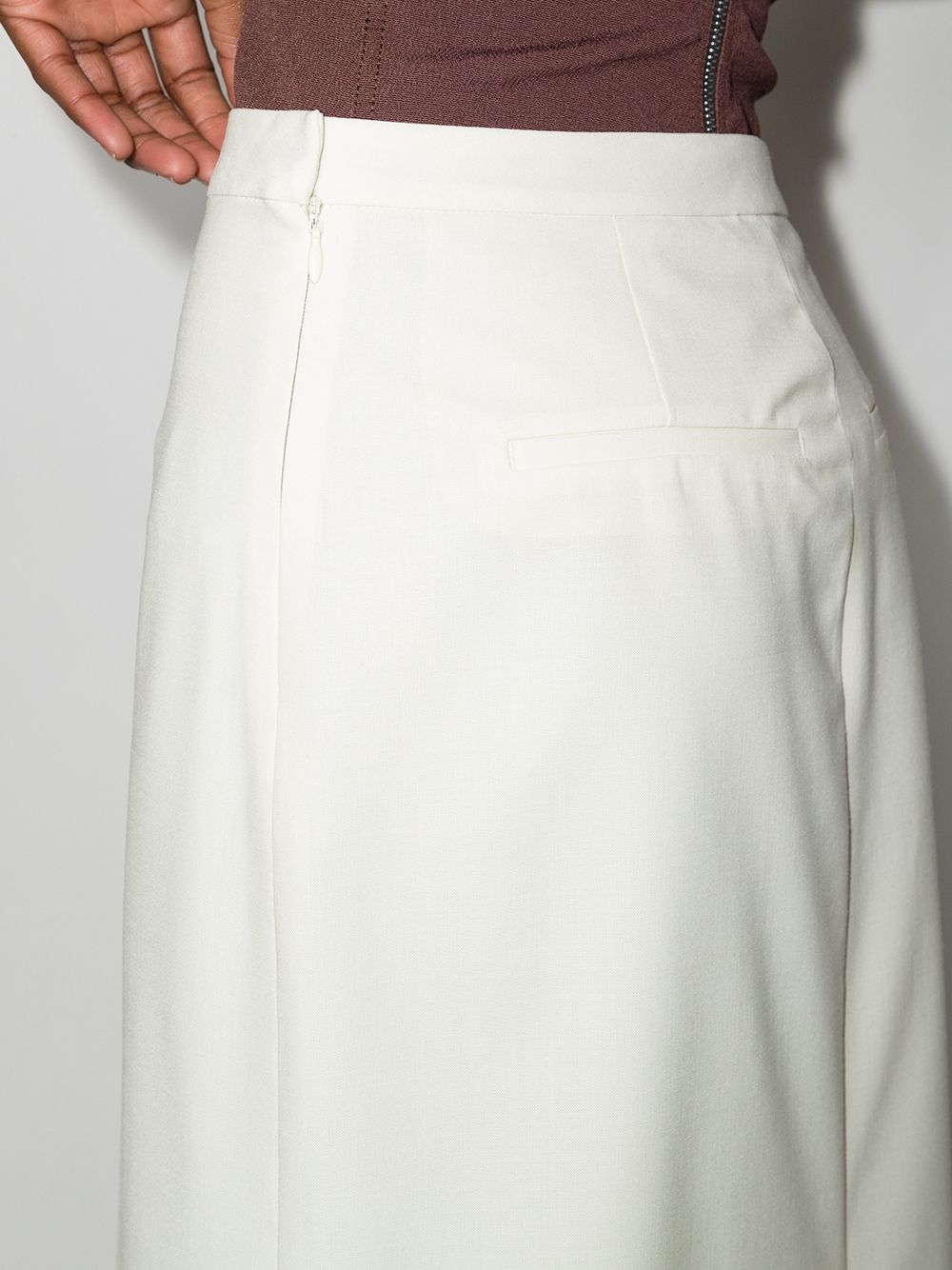 фото Low classic high-rise fitted skirt