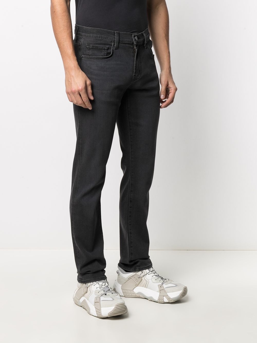 фото J brand джинсы кроя слим с эффектом потертости